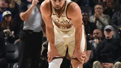 塞維利亞半準決賽首戰以2-0完勝巴塞，梅西梅開二度無聲，拉基蒂奇對舊主發揮殺威