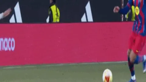 “周六焦点战：埃弗顿与曼联一决高下，赛前展望”